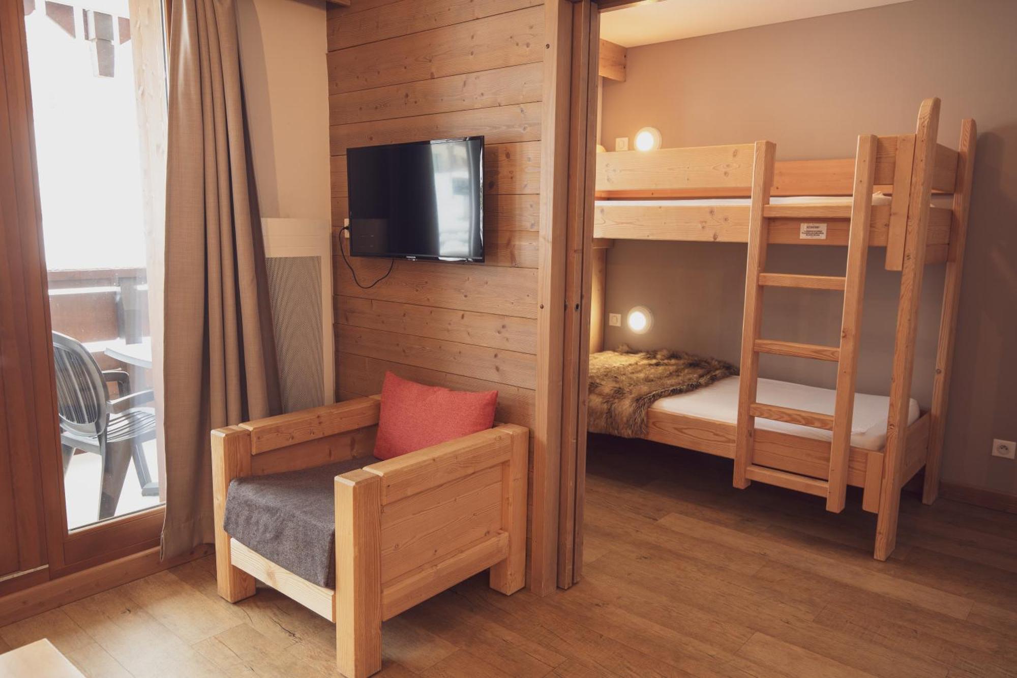 Les Grandes Feignes Aparthotel 3*